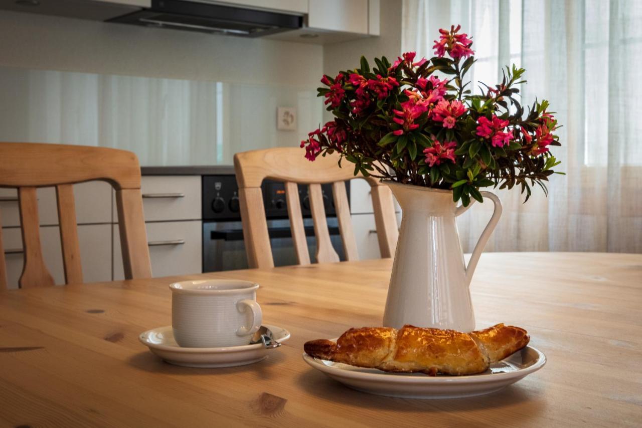 B&B Ursi Andermatt Bagian luar foto