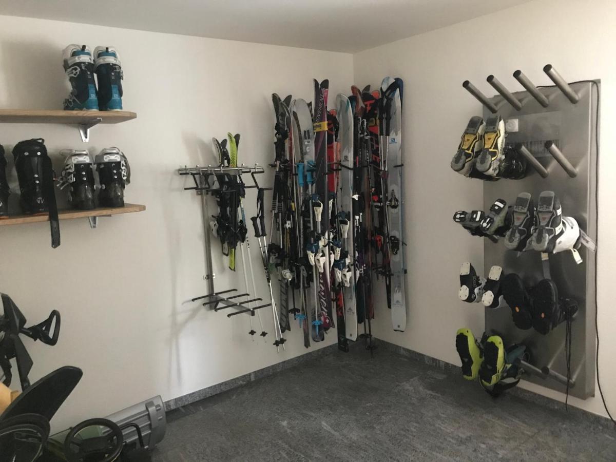 B&B Ursi Andermatt Bagian luar foto