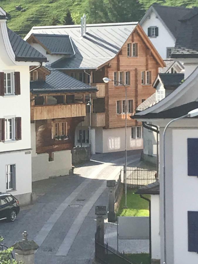 B&B Ursi Andermatt Bagian luar foto
